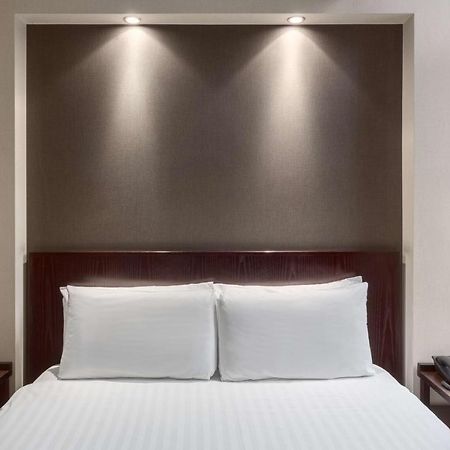 Nh London Kensington Hotel Стая снимка